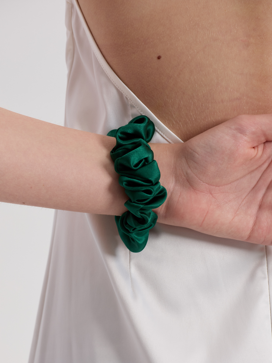 3cm Emerald Silk Scrunchie